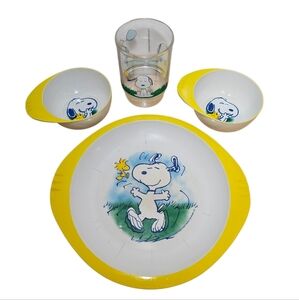 Trudeau New Wave Snoopy Children's Dinnerware Set